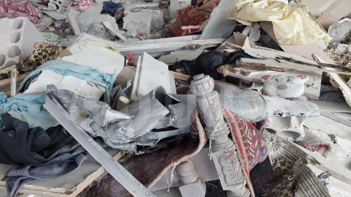 إصابات ودمار بالمنازل إثر قصف شنته ميليشيا إيران وقوات النظام لمدينة في إدلب