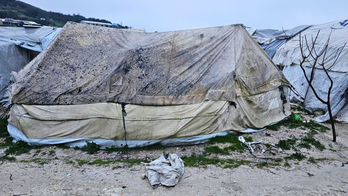 كاميرا الآن تدخل خيام النازحين غرب إدلب وترصد معاناتهم في فصل الشتاء