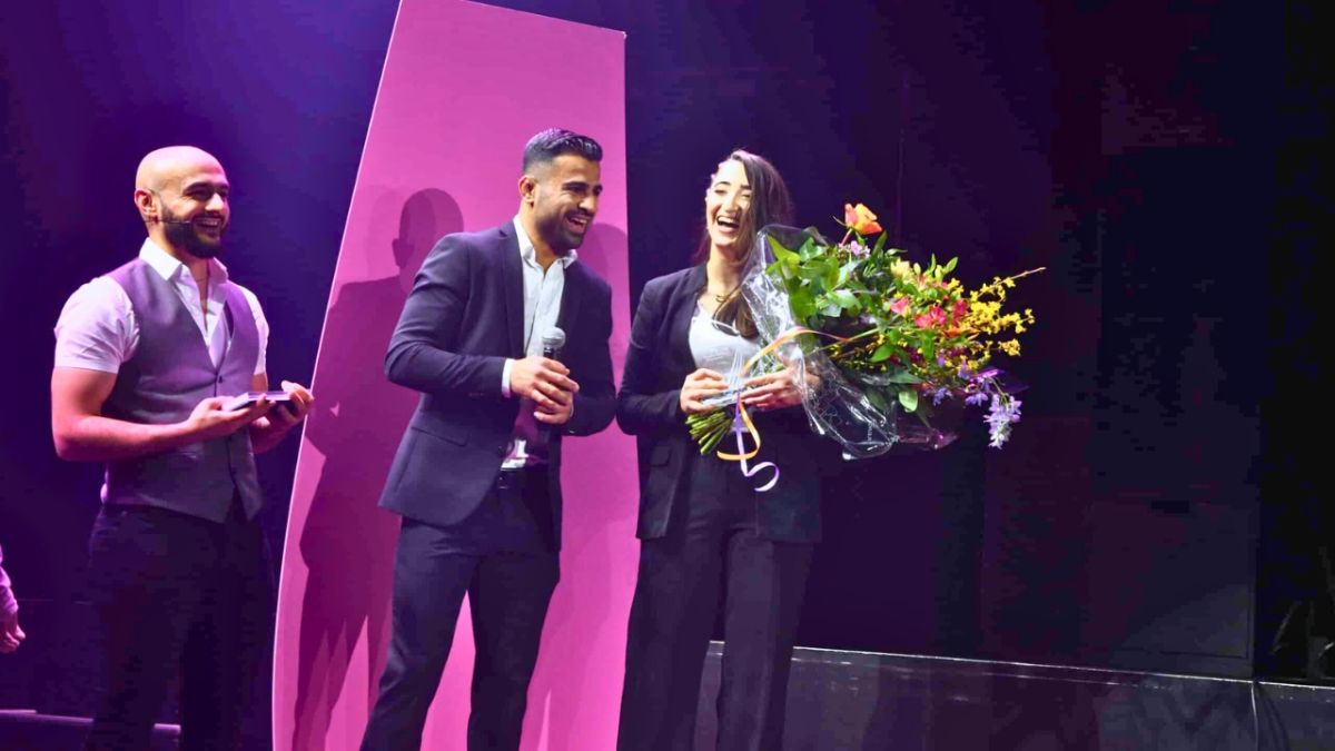 قصص إلهام ونجاح.. تتويج لاجئين سوريين بلقب أفضل القادمين الجدد في هولندا