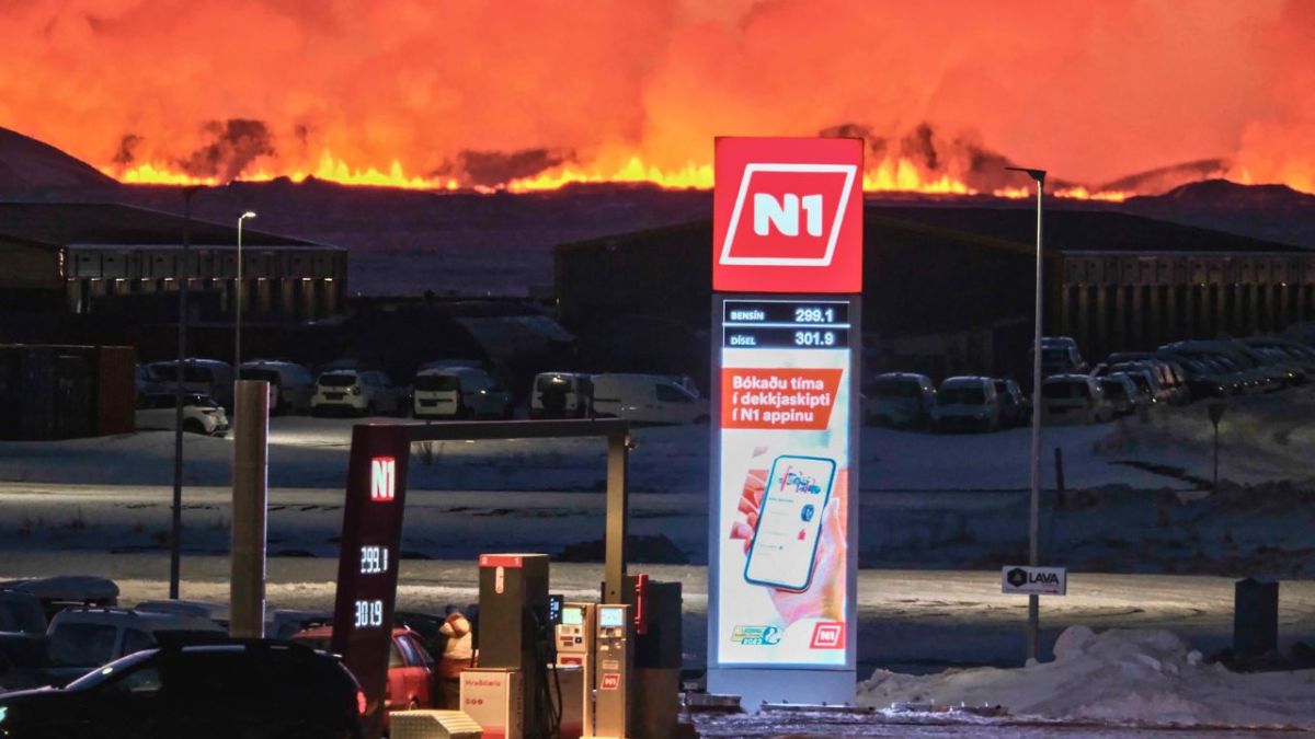 بالصور.. مشاهد مهيبة لثوران بركان آيسلندا 2 بالصور.. مشاهد مهيبة لثوران بركان آيسلندا