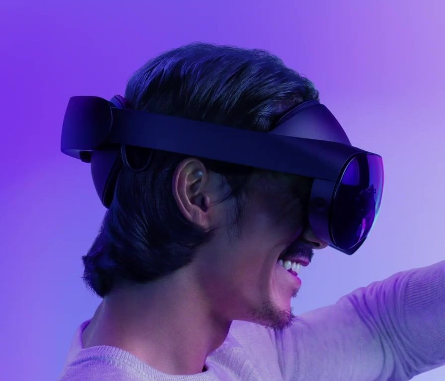 معركة الواقع المختلط.. مقارنة بين نظارات Apple Vision Pro وMeta Quest Pro 3 معركة الواقع المختلط.. مقارنة بين نظارات Apple Vision Pro وMeta Quest Pro