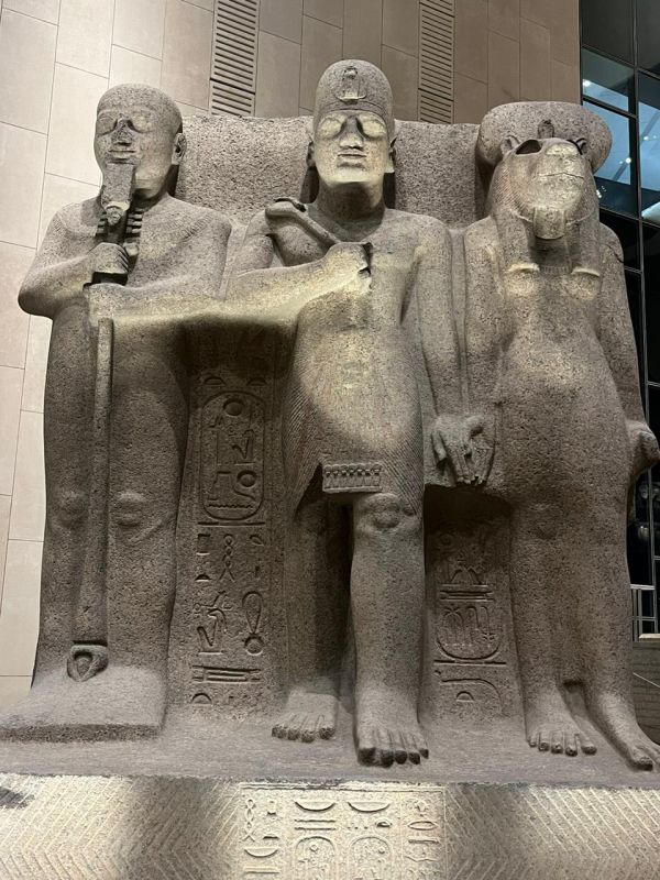 بهو ودرج عظيمان.. المتحف المصري الكبير إبهار لا محدود