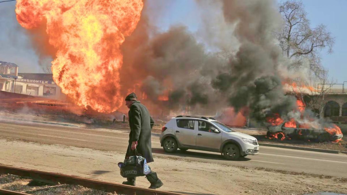 المترو مأوى لهم والقصف يحيط بهم.. صور ترصد عامين من الحرب في أوكرانيا
