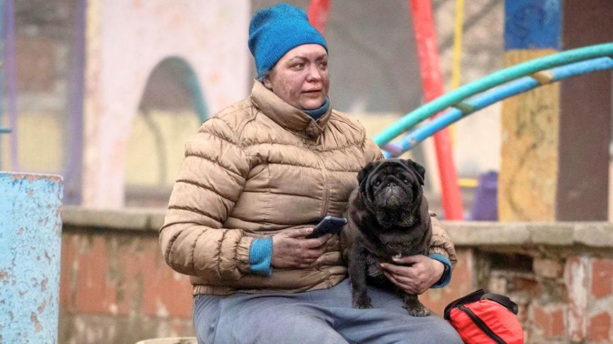 المترو مأوى لهم والقصف يحيط بهم.. صور ترصد عامين من الحرب في أوكرانيا