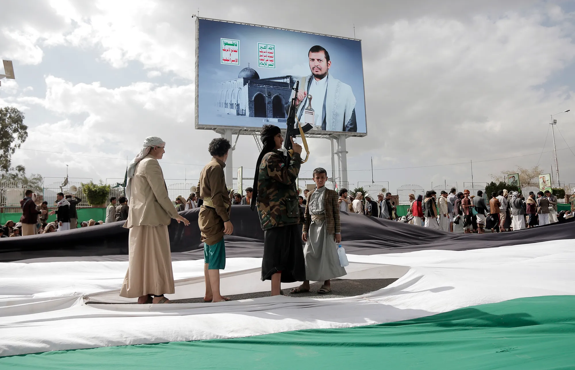 حروب الشرق الأوسط.. أكفٌ عربية تحرّكها قفازات إيران