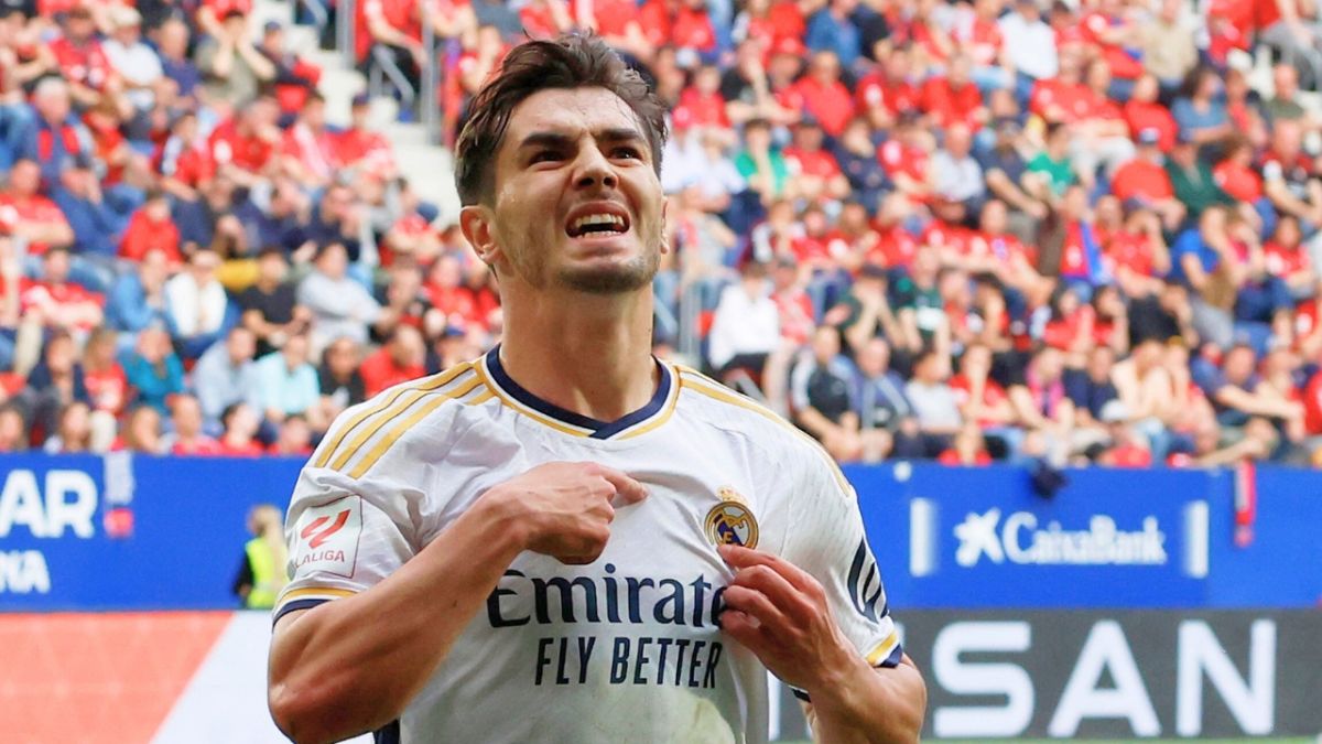 ريال مدريد يمزق شباك أوساسونا ويقترب من حسم لقب الدوري