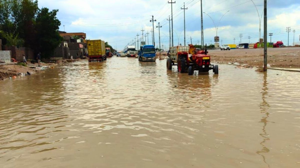 الأمطار تغرق بغداد وصالة المطار وتكشف ضعف البنية التحتية