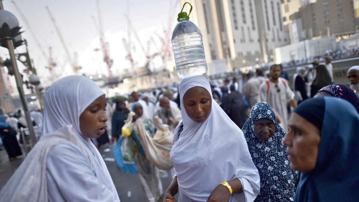 يومياً في رمضان.. 400 ألف لتر مياه زمزم لقاصدي "المسجد النبوي"
