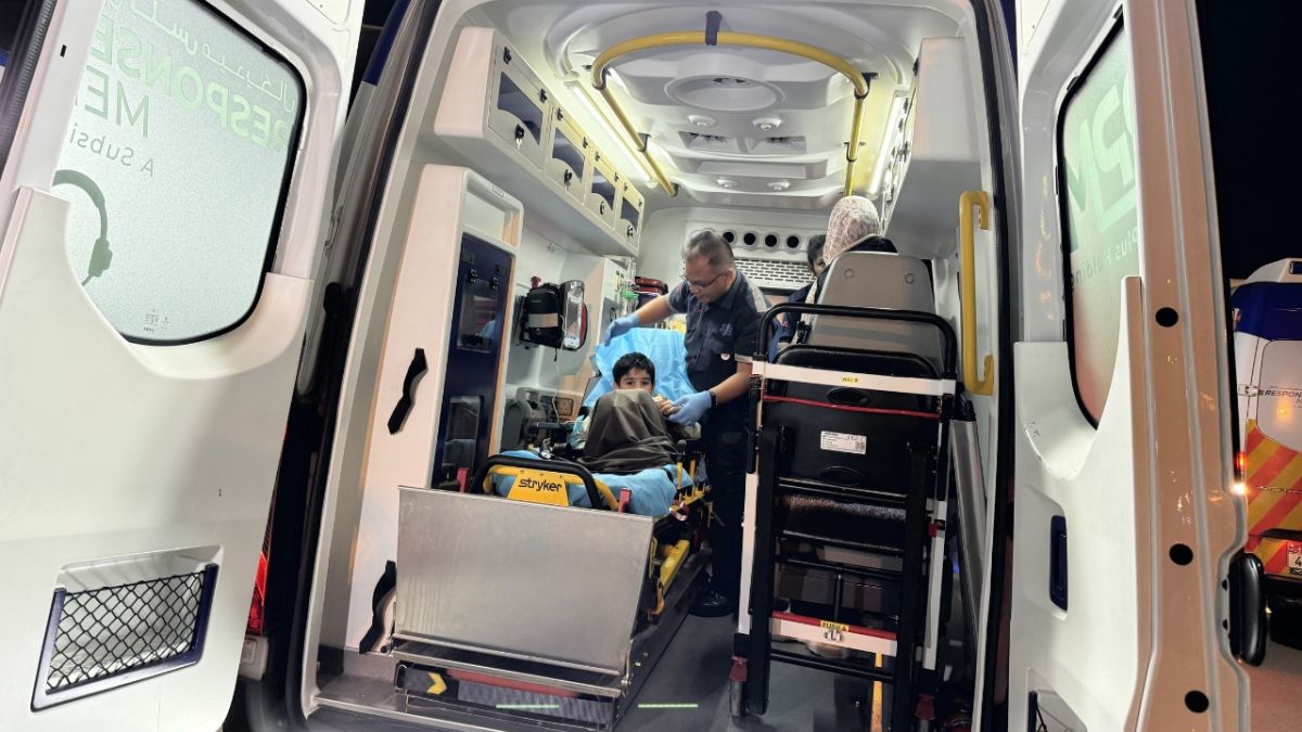 الإمارات تستقبل الدفعة الـ 14 من الأطفال الجرحى ومرضى السرطان من الفلسطينيين