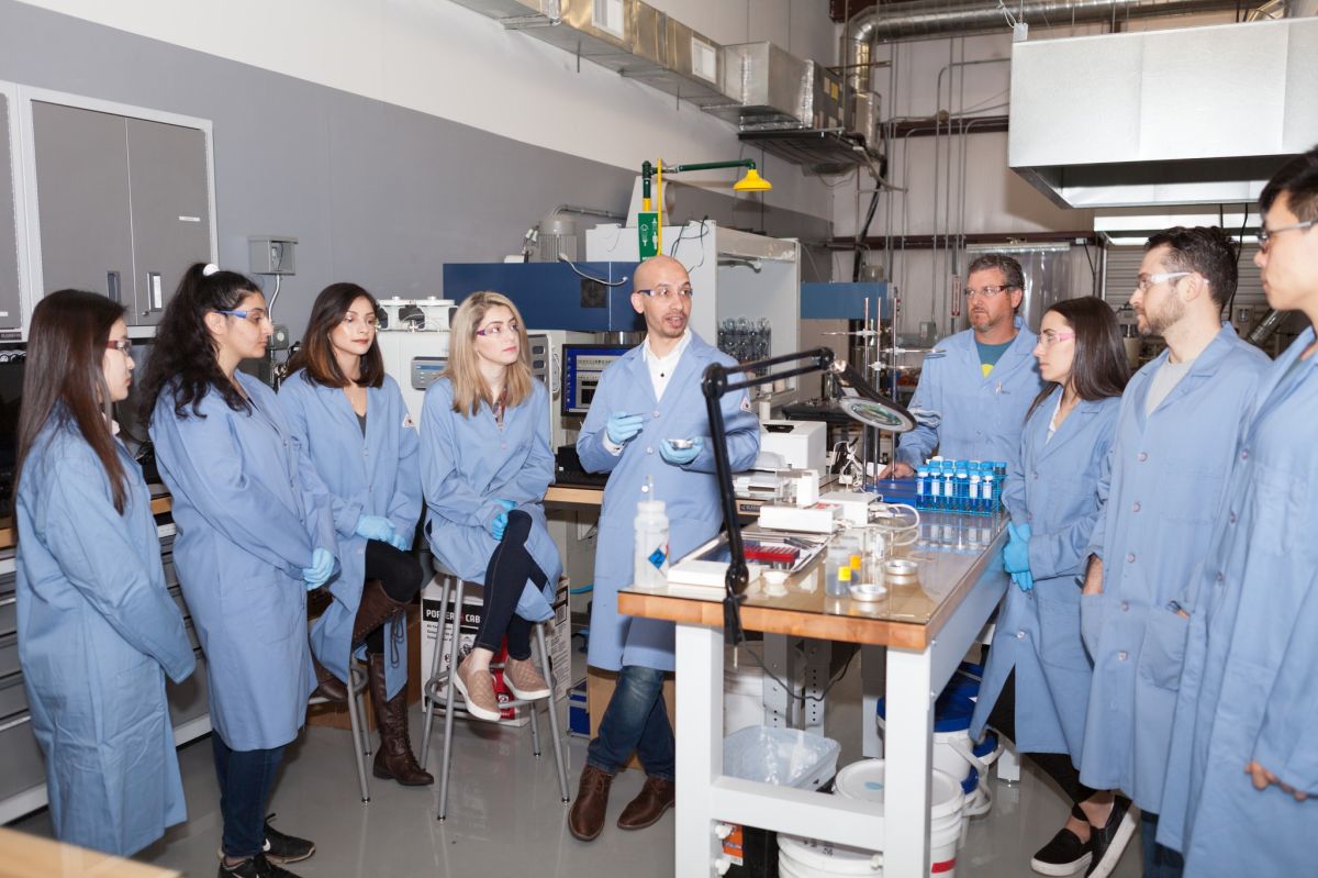 من هو المصري ابن "ناهيا" الذي يعيد تشكيل مستقبل الطاقة عالميًا بالبطاريات الخارقة؟(1) 2 من هو المصري ابن "ناهيا" الذي يعيد تشكيل مستقبل الطاقة عالميًا بالبطاريات الخارقة؟(1)