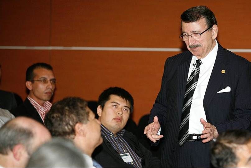 من هو المصري ابن "ناهيا" الذي يعيد تشكيل مستقبل الطاقة عالميًا بالبطاريات الخارقة؟(1) 19 من هو المصري ابن "ناهيا" الذي يعيد تشكيل مستقبل الطاقة عالميًا بالبطاريات الخارقة؟(1)