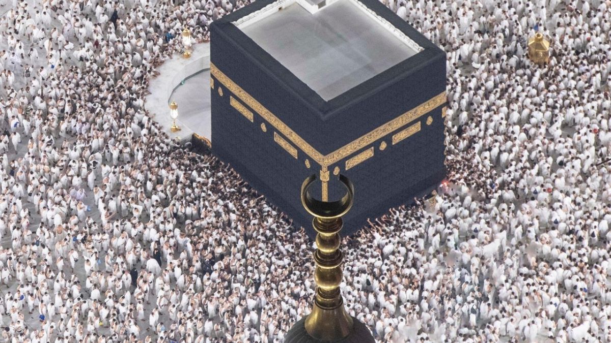 جموع غفيرة تحيي "ليلة القدر" في المسجدين الحرام والنبوي في السعودية 3 “أعداد مليونية بالمسجد الحرام وساحاته في ليلة 27 رمضان أثناء صلاة التراويح