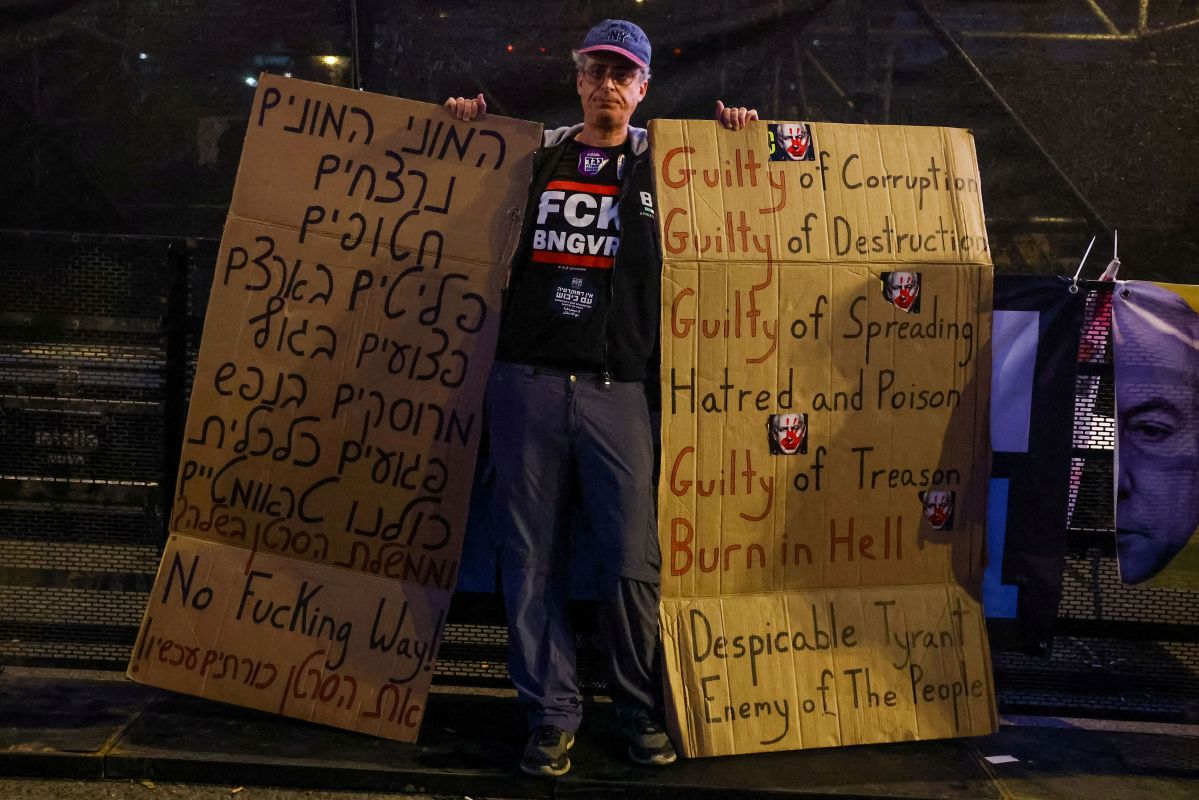 بالصور | بعد 6 أشهر من الحرب.. آلاف الإسرائيليين يتظاهرون ضد نتنياهو في تل أبيب