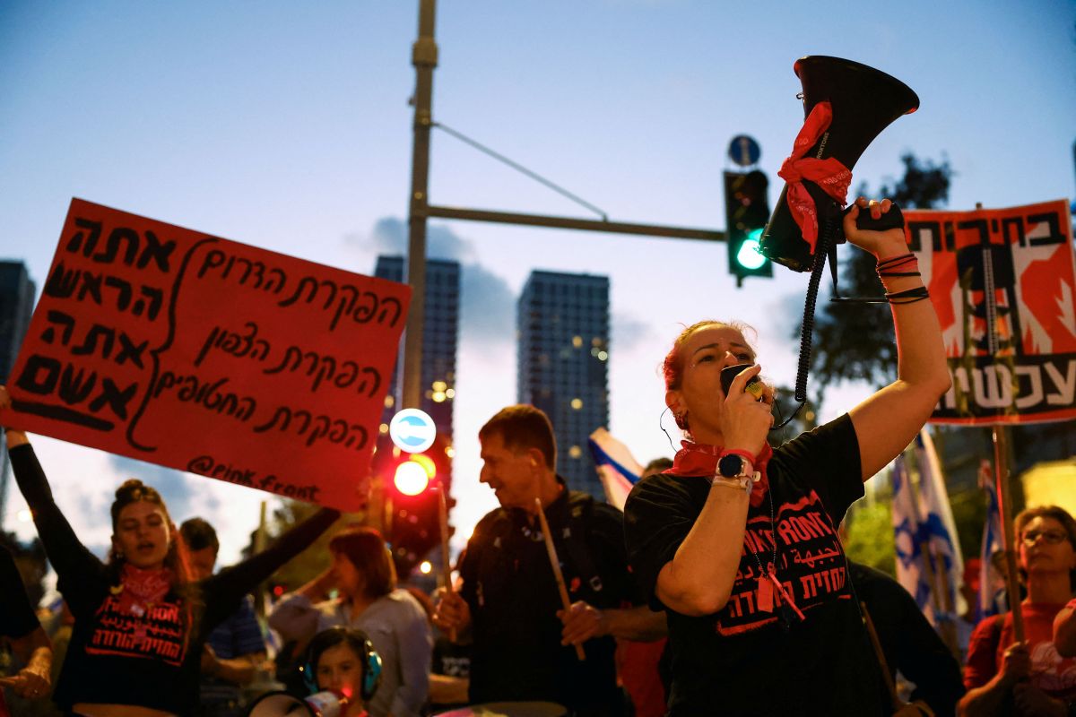 بالصور | بعد 6 أشهر من الحرب.. آلاف الإسرائيليين يتظاهرون ضد نتنياهو في تل أبيب