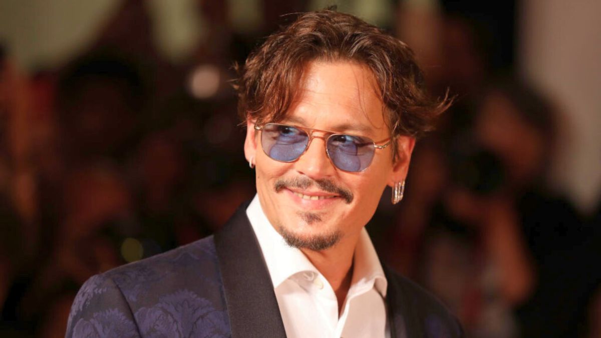 أسرار مشاهير هوليوود.. تعرف على أسوأ وظائفهم قبل النجومية