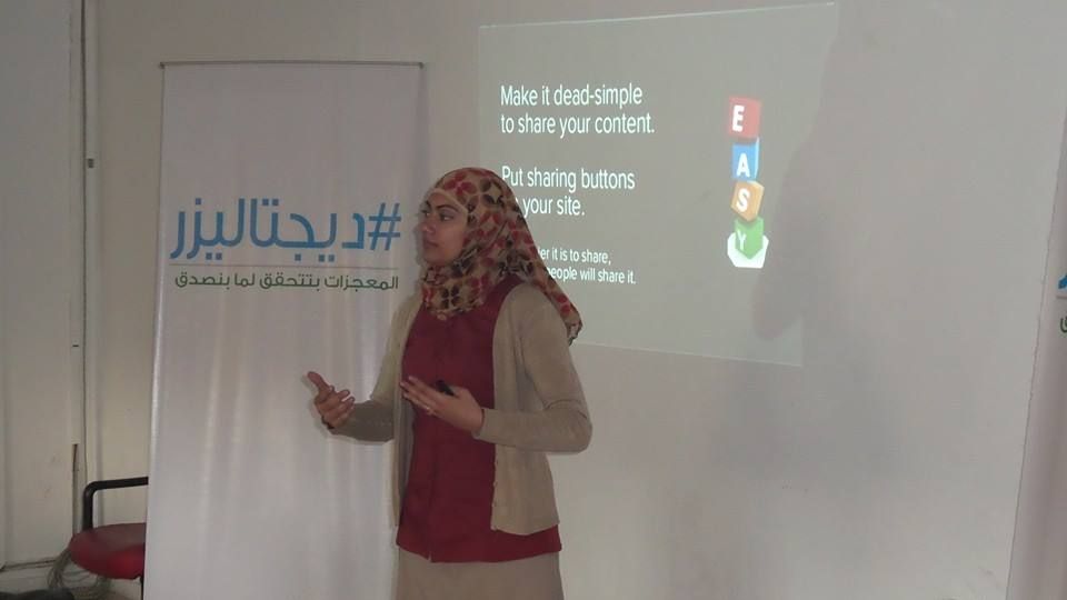 من هي المصرية التي عملت "كوافيرة" 20 عامًا ثم عينتها "أمازون" العالمية مديرة إقليمية؟