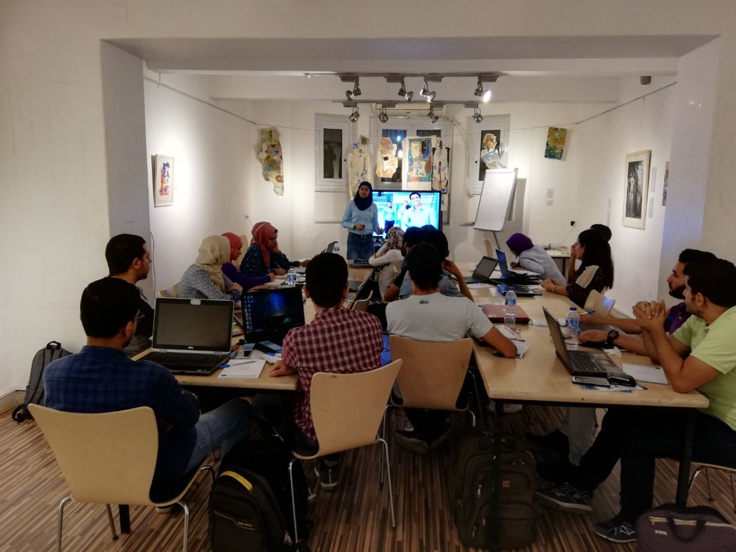 من هي المصرية التي عملت "كوافيرة" 20 عامًا ثم عينتها "أمازون" العالمية مديرة إقليمية؟