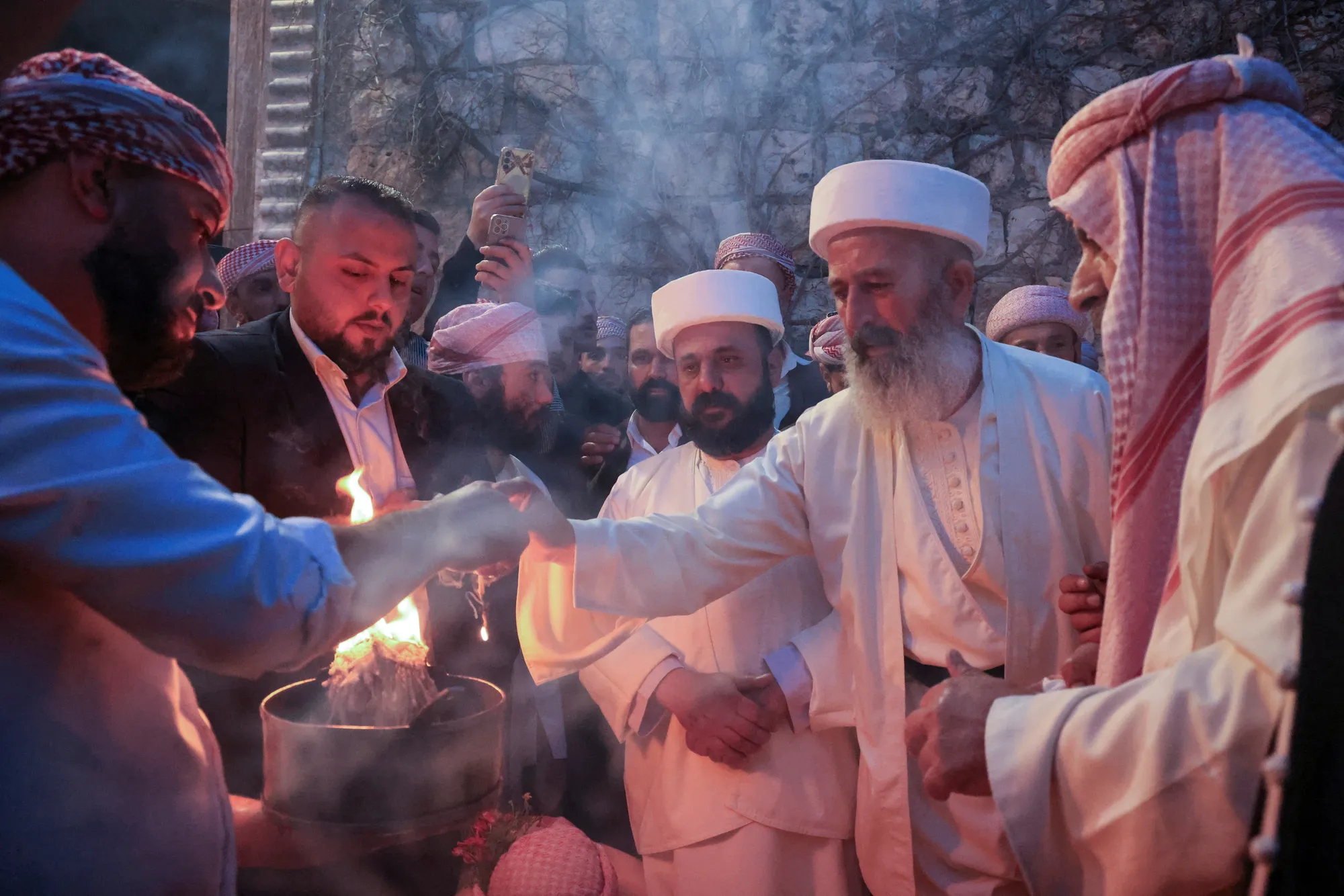 "الأربعاء الأحمر".. أيزيديو العراق يحتفلون برأس السنة الجديدة