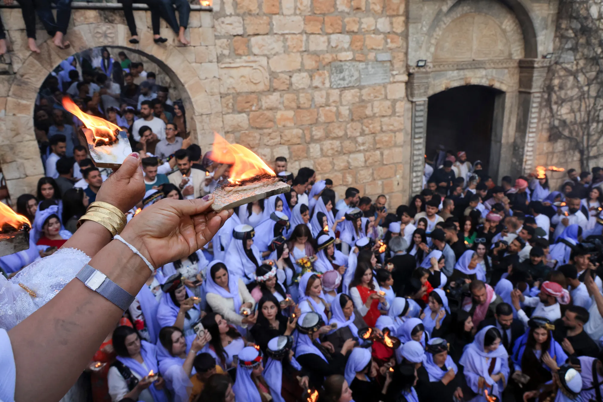 الأربعاء الأحمر.. أيزيديو العراق يحتفلون برأس السنة الجديدة