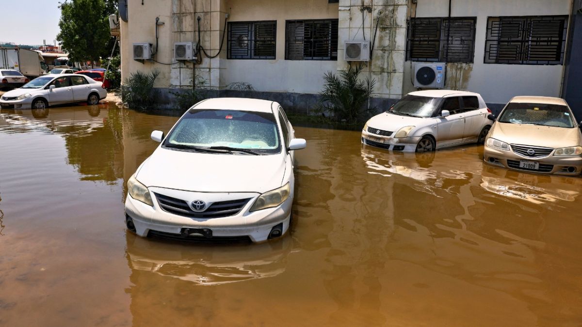 ماذا تفعل عند غرق سيارتك بمياه الأمطار؟