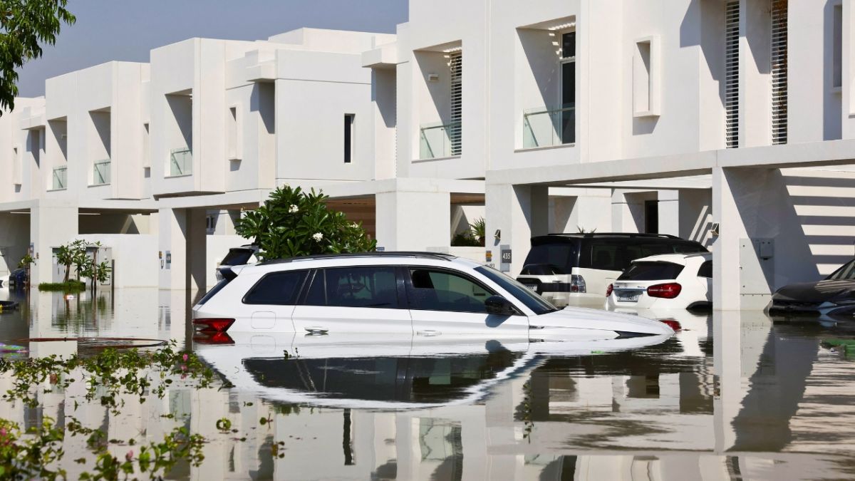 ماذا تفعل عند غرق سيارتك بمياه الأمطار؟