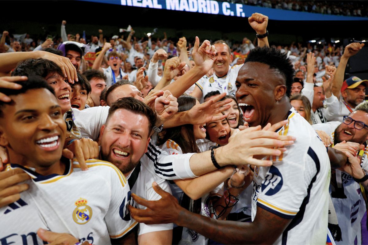 نجل أنشيلوتي يخطف الأضواء باحتفال جنوني مع والده خلال الكلاسيكو (فيديو)