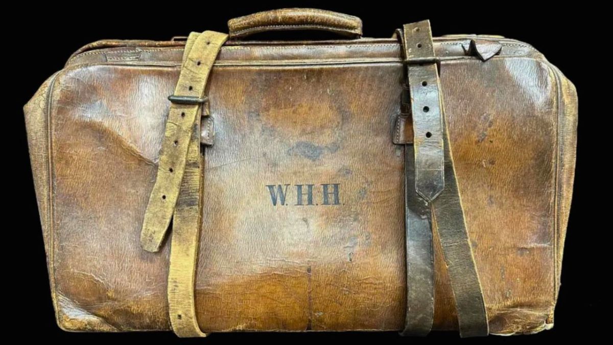 مملوكة لأغنى ركاب "تيتانيك".. بيع ساعة في مزاد مقابل 1,46 مليون دولار 2 ساعة جَيب من الذهب من سفينة تايتانيك تباع بمبلغ ضخم