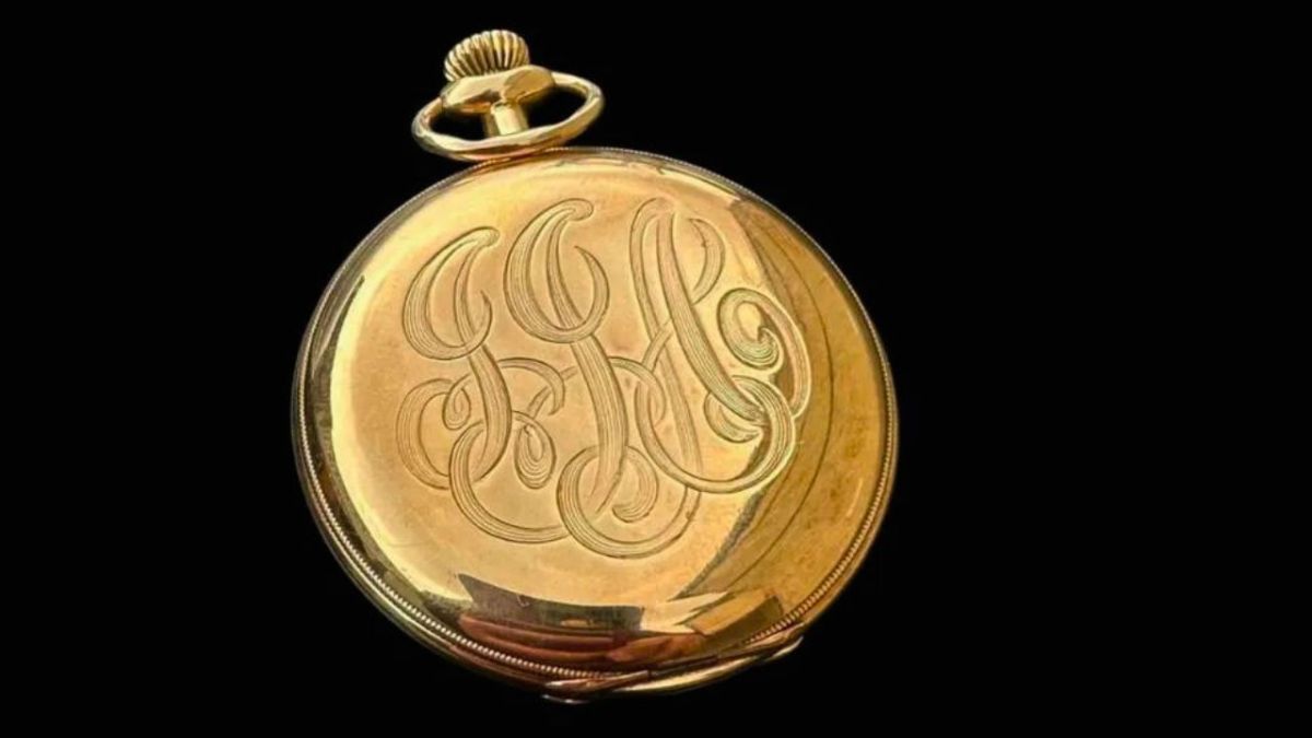 مملوكة لأغنى ركاب "تيتانيك".. بيع ساعة في مزاد مقابل 1,46 مليون دولار 1 ساعة جَيب من الذهب من سفينة تايتانيك تباع بمبلغ ضخم