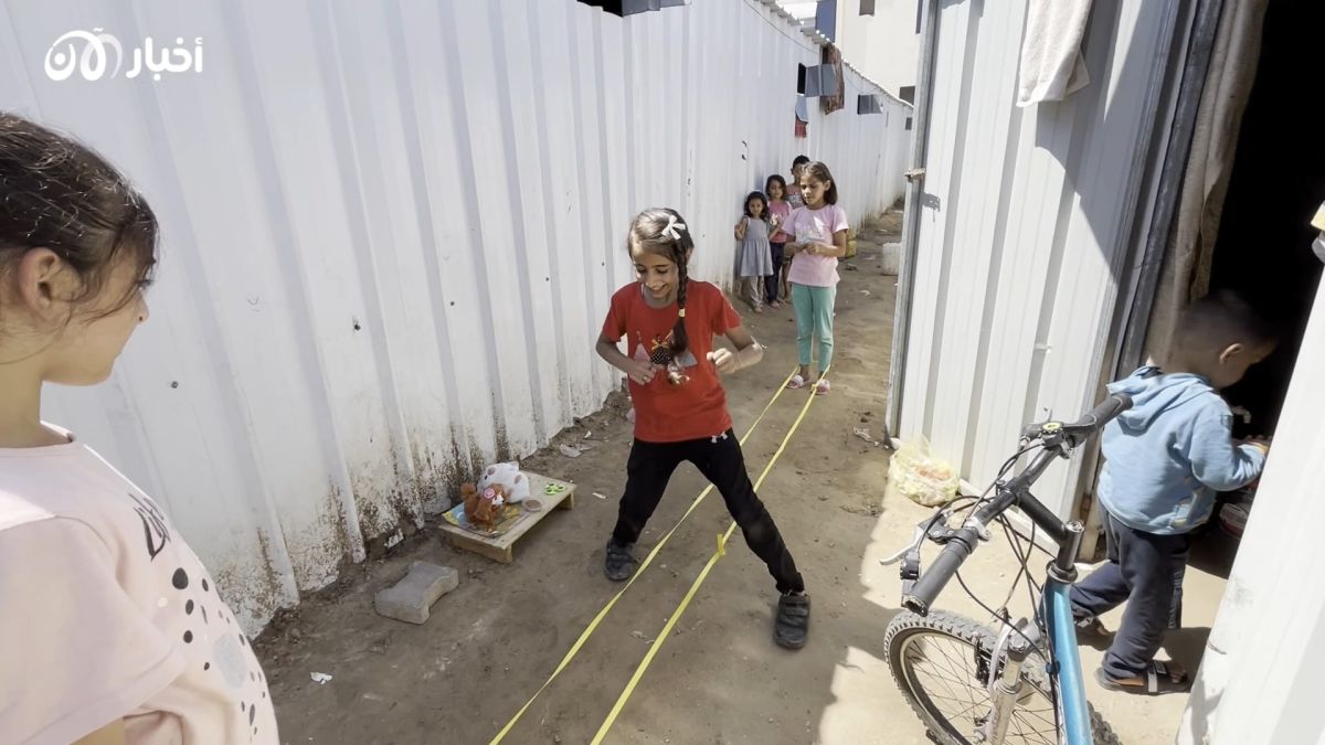 سما: الطفلة النازحة من غزة التي تغني بقلب صافٍ وسط الدمار