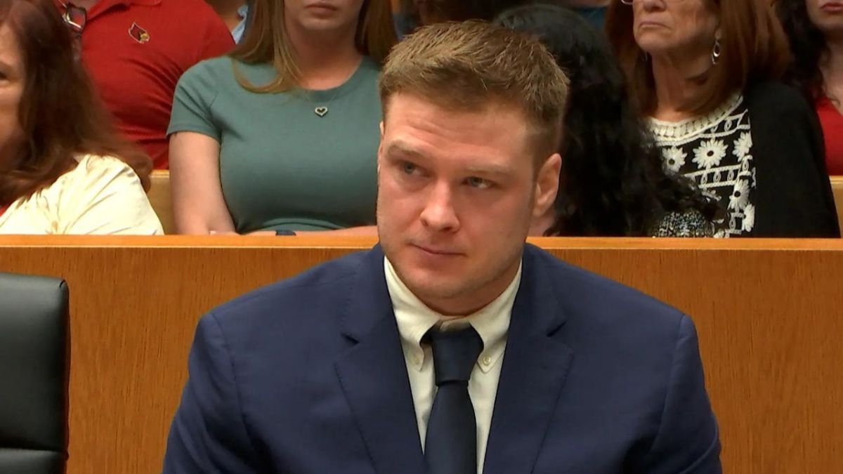 لأنه "سمين للغاية".. وفاة مأساوية لطفل أجبره والده على الركض حتى الموت (فيديو) 1 لأنه "سمين للغاية".. وفاة مأساوية لطفل أجبره والده على الركض حتى الموت (فيديو)