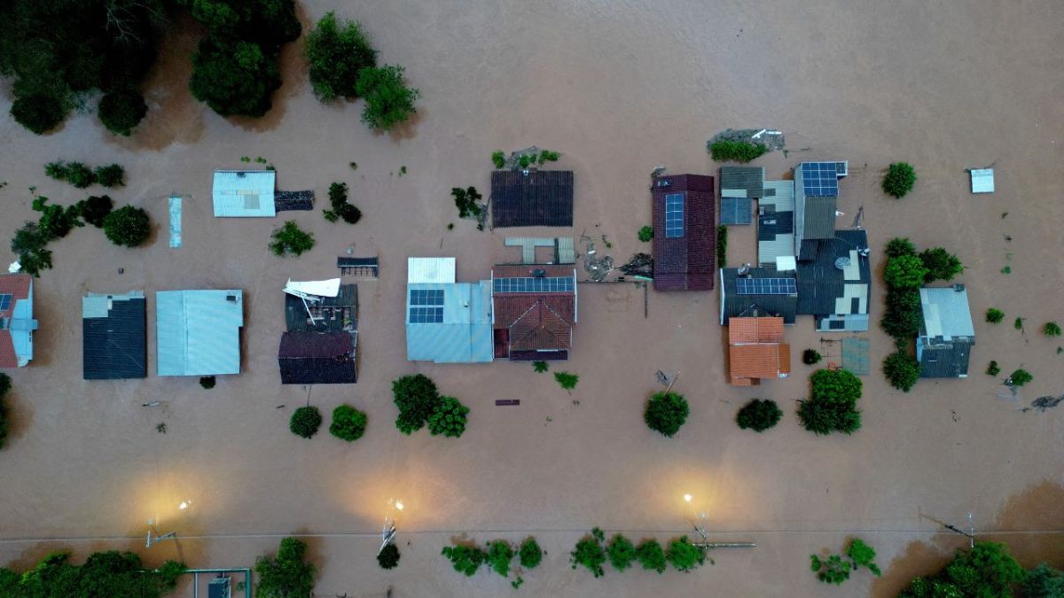 إعلان حالة الطوارئ جنوب البرازيل بعد أمطار غزيرة قتلت وشردت العشرات (صور+ فيديو)