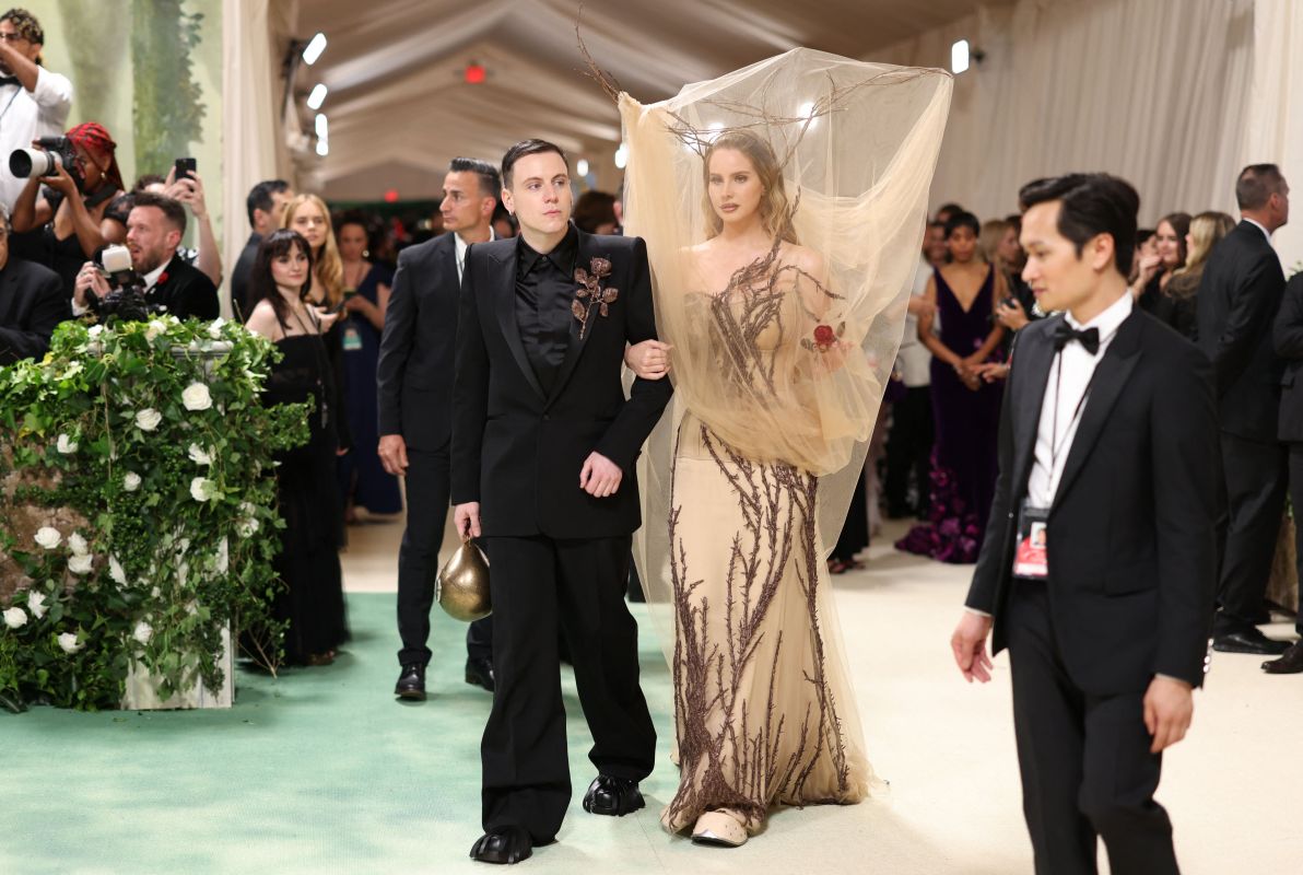 مستوحاة من الورود والحدائق.. إطلالات أبرز النجمات في حفل Met Gala لعام 2024