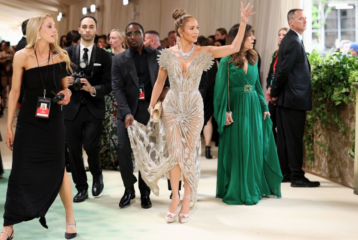 مستوحاة من الورود والحدائق.. إطلالات أبرز النجمات في حفل Met Gala لعام 2024