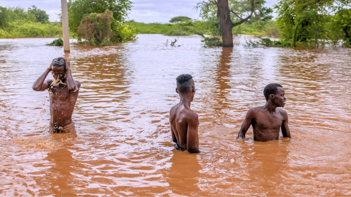 الفيضانات في كينيا.. تشرّد عشرات الآلاف ومخاوف من تفشي الكوليرا