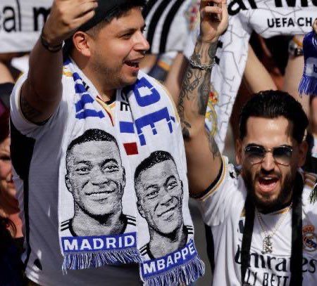 مدريد تكتسي باللون الأبيض احتفالا بتتويج الريال بالليغا.. "صور وفيديو"