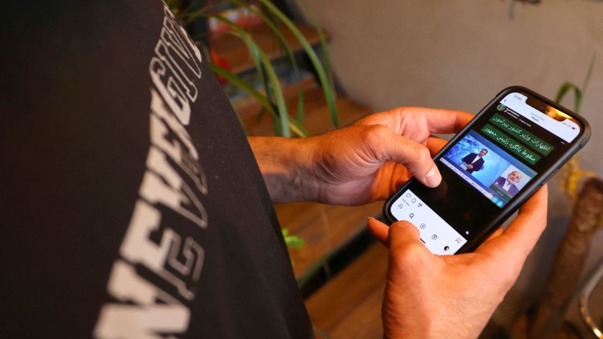 مسؤول إيراني بعد "حادث" المروحية: حياة الرئيس ووزير الخارجية في خطر