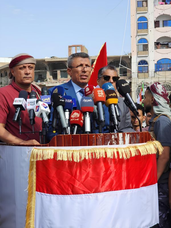 بعد إغلاقه من قبل الحوثي لـ 9 سنوات.. فتح طريق تعز الحوبان رسمياً