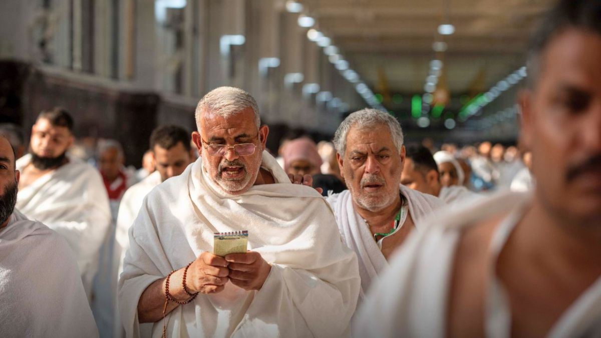 بالصور.. بدء مناسك الحج في المسجد الحرام