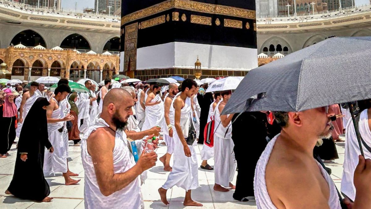 بالصور.. بدء مناسك الحج في المسجد الحرام