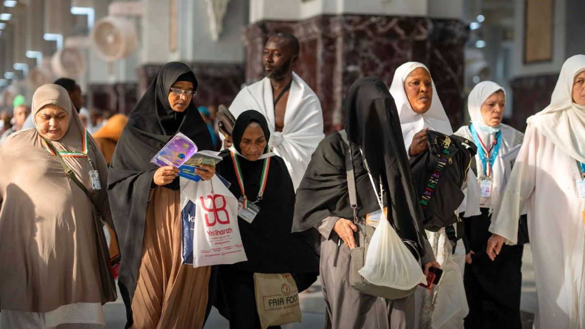 بالصور.. بدء مناسك الحج في المسجد الحرام