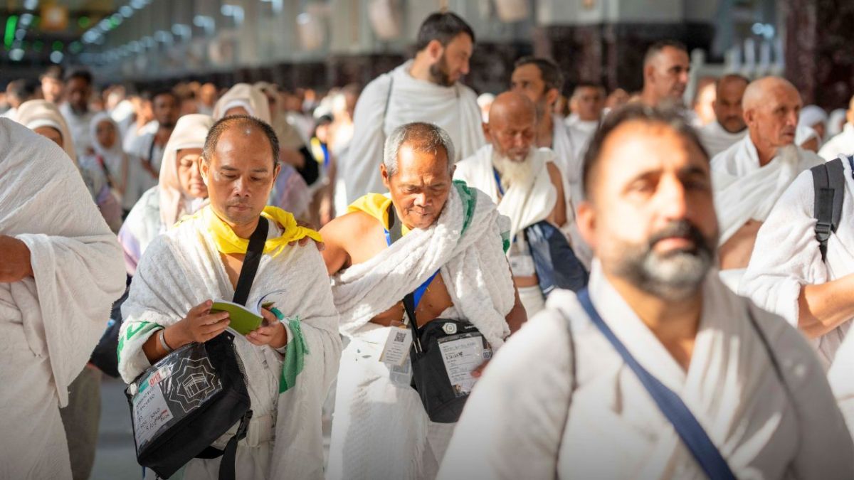 بالصور.. بدء مناسك الحج في المسجد الحرام