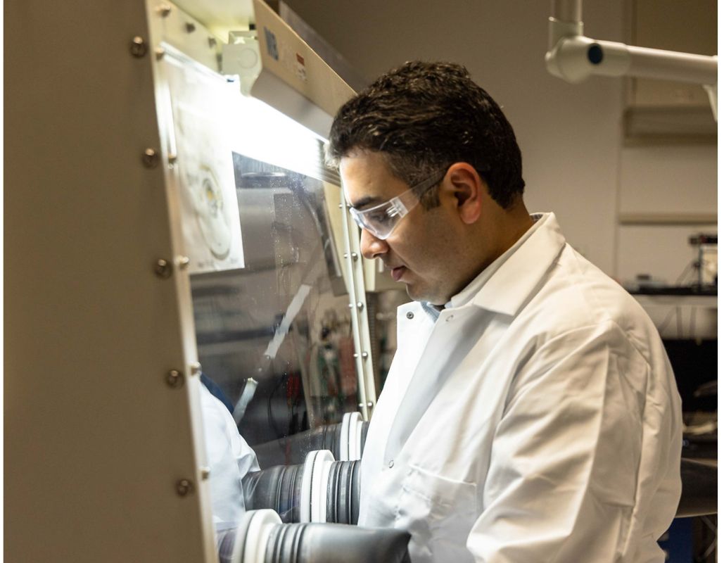 من هو العربي الذي أعطاه أستاذه الجامعي «صفرًا» فأصبح من أهم العلماء في العالم؟ 11 من هو العربي الذي أعطاه أستاذه الجامعي «صفرًا» فأصبح من أهم العلماء في العالم؟