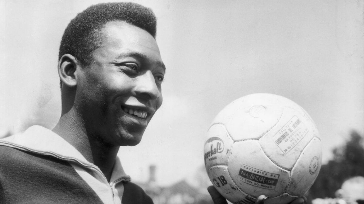 سجل أكثر من 1000 هدف.. البرازيل تطلق "يوم الملك بيليه" لإحياء ذكرى أسطورتها 3 سجل أكثر من 1000 هدف.. البرازيل تطلق "يوم الملك بيليه" لإحياء ذكرى أسطورتها