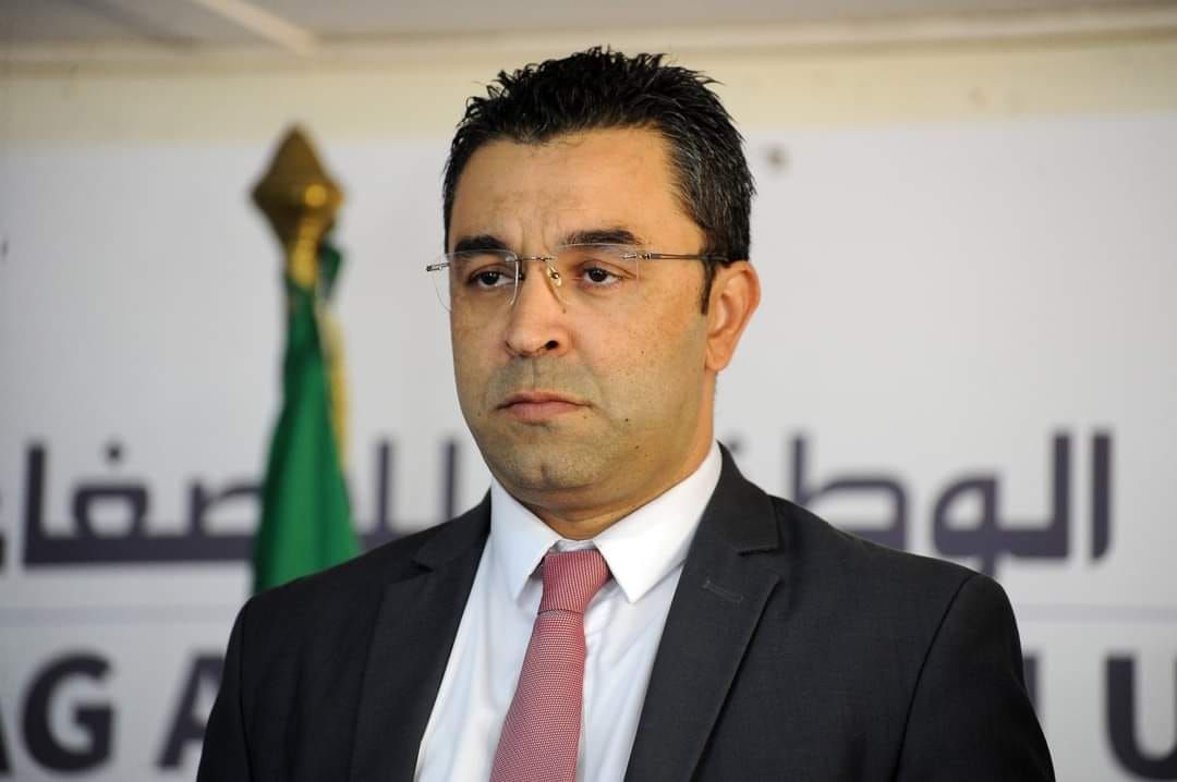 السباق الرئاسي الجزائري: ثلاثة مرشحين وأمة تترقب 3 السباق الرئاسي الجزائري: ثلاثة مرشحين وأمة تترقب