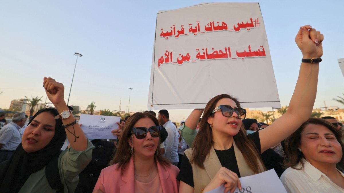 يظلم المرأة ويقتل الطفولة.. جدل كبير حول تعديل قانون الأحوال الشخصية في العراق