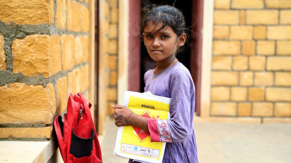 "هندسة معمارية غير عادية".. كيف تتغلب مدرسة في صحراء الهند على الحرارة؟