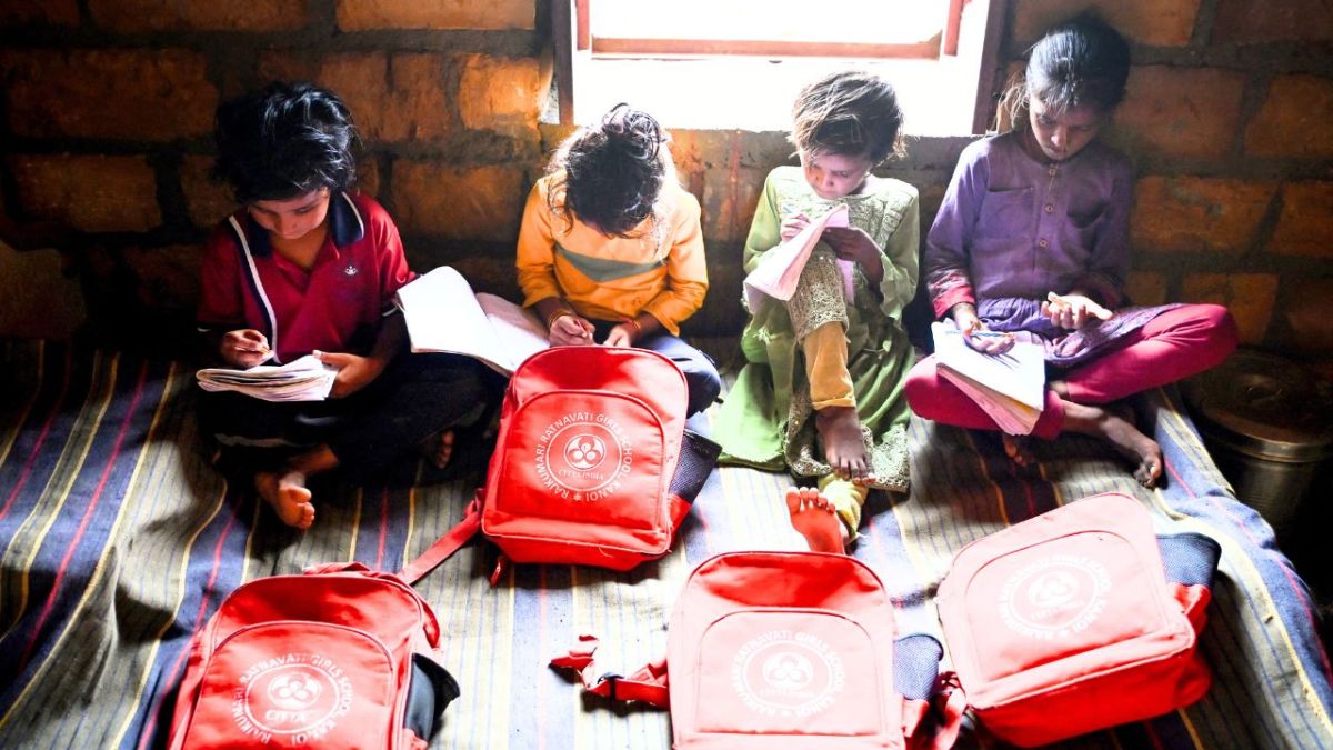 "هندسة معمارية غير عادية".. كيف تتغلب مدرسة في صحراء الهند على الحرارة؟