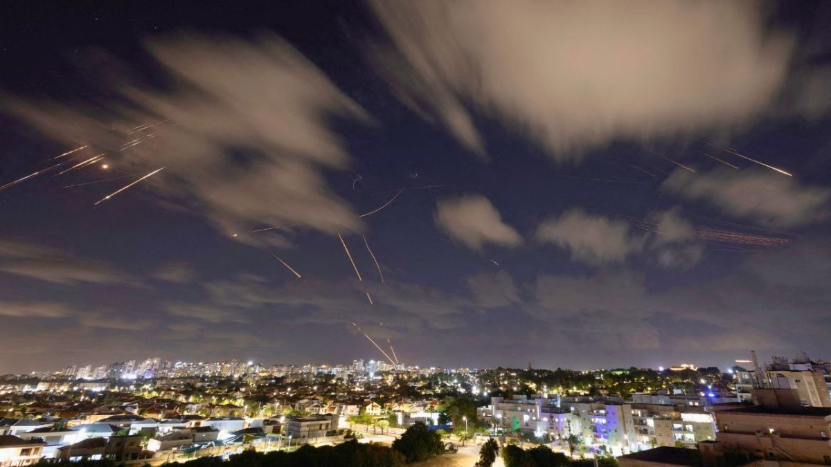 ما مصير أسعار النفط في ظل الصراع الراهن بين إسرائيل وحزب الله؟.. خبراء يُجيبون