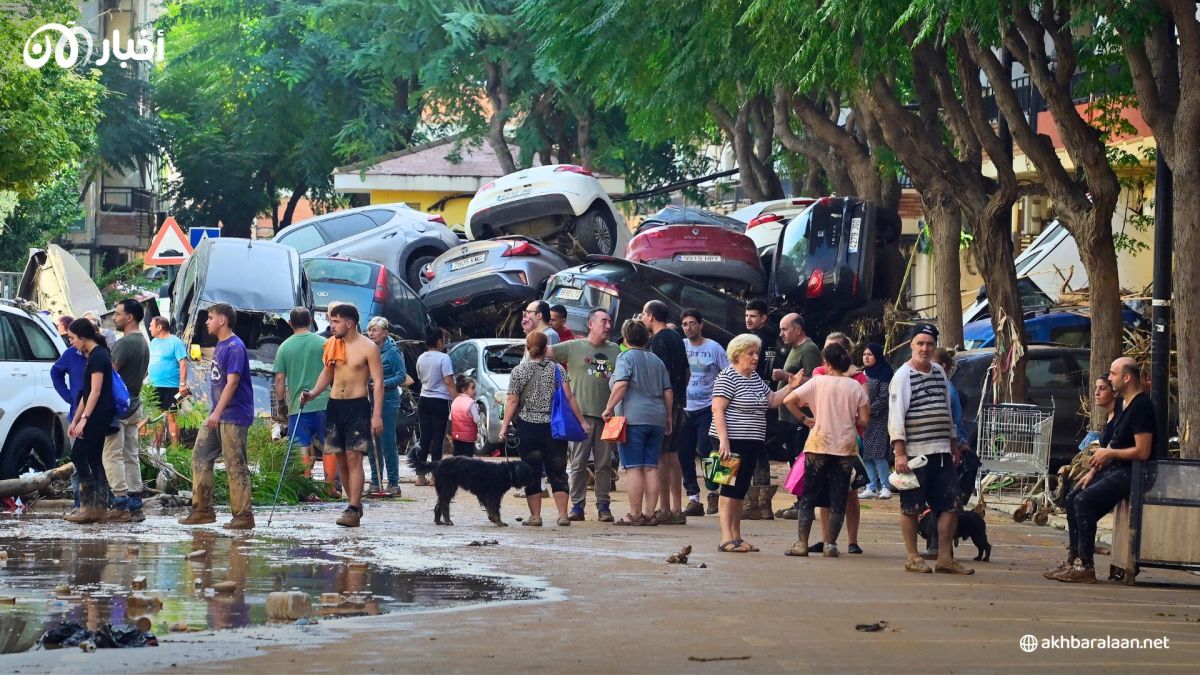 حديقة أوروبا بلا مياه وكهرباء.. فيضان القرن يحول الشوارع إلى "مصائد موت" في إسبانيا