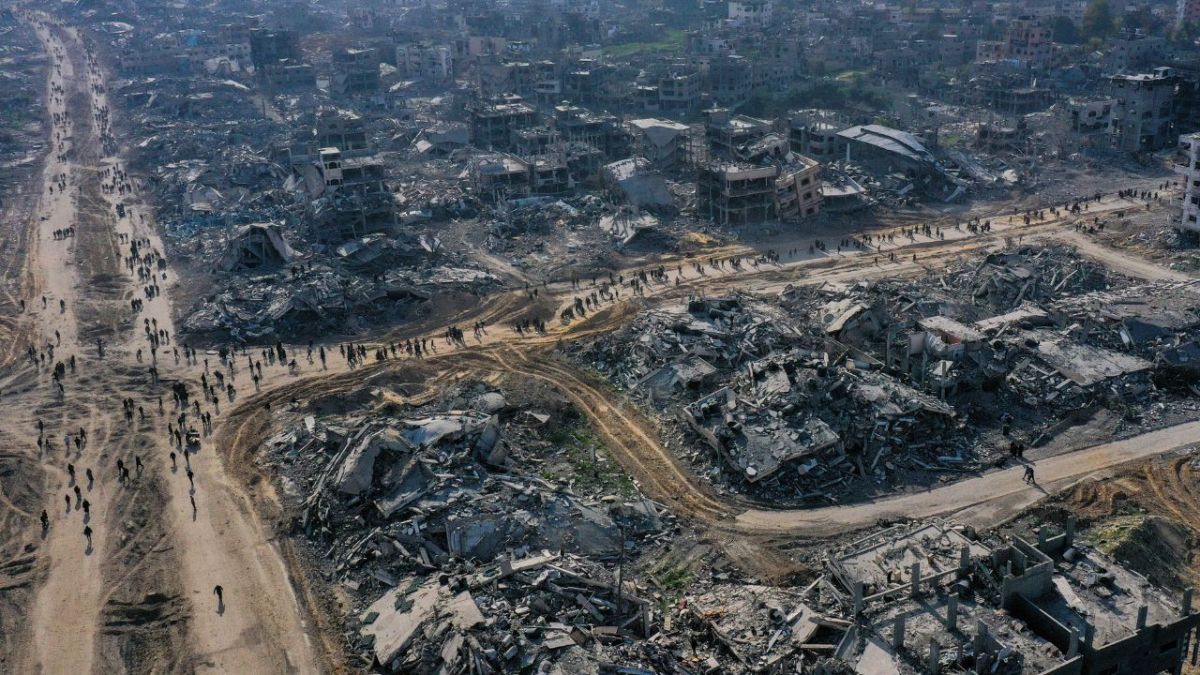 أمل جديد في غزة: فرحة عارمة بوقف إطلاق النار وعودة النازحين إلى ديارهم